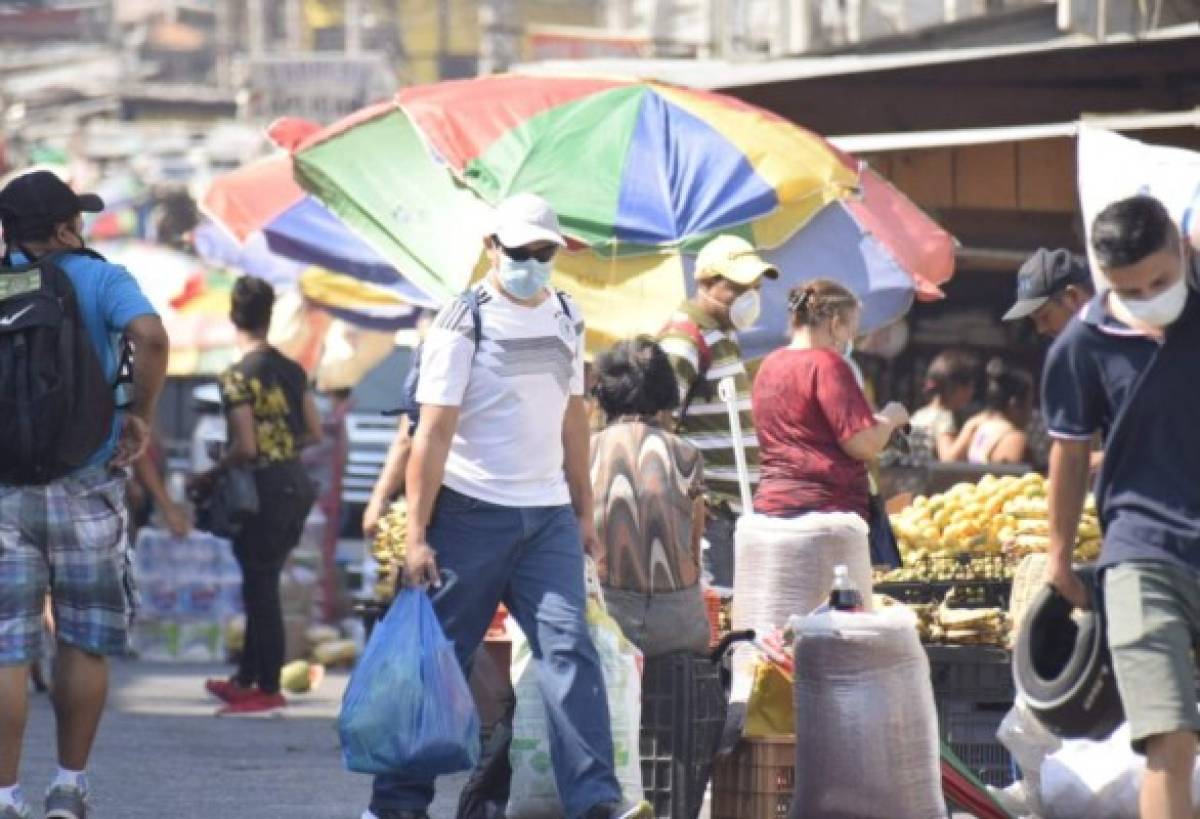 Mercados de Tegucigalpa lucen abarrotados una vez más pese al brote de coronavirus