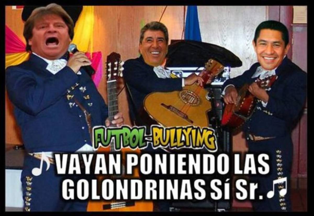 Con memes se burlan de la salida del Piojo Herrera