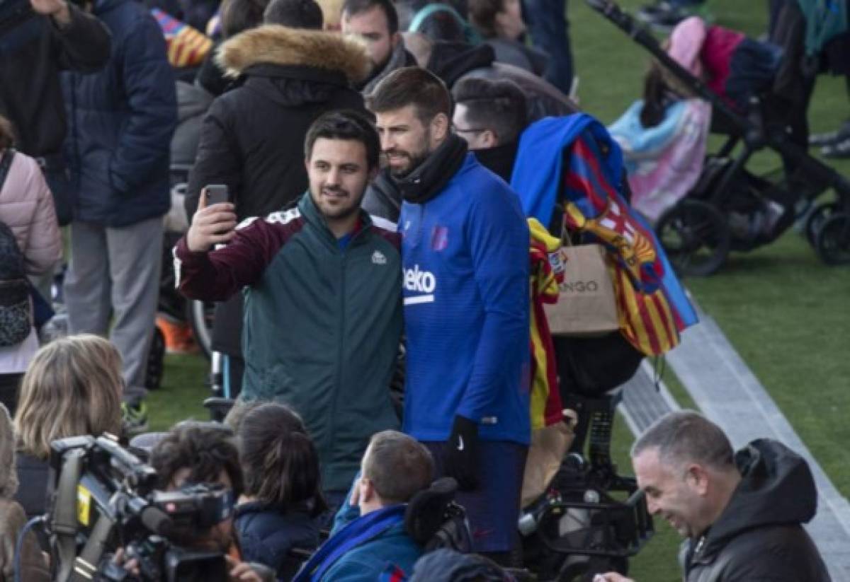 El gran gesto de Lionel Messi con varios niños, la selfie y la burla de Vidal en Barcelona