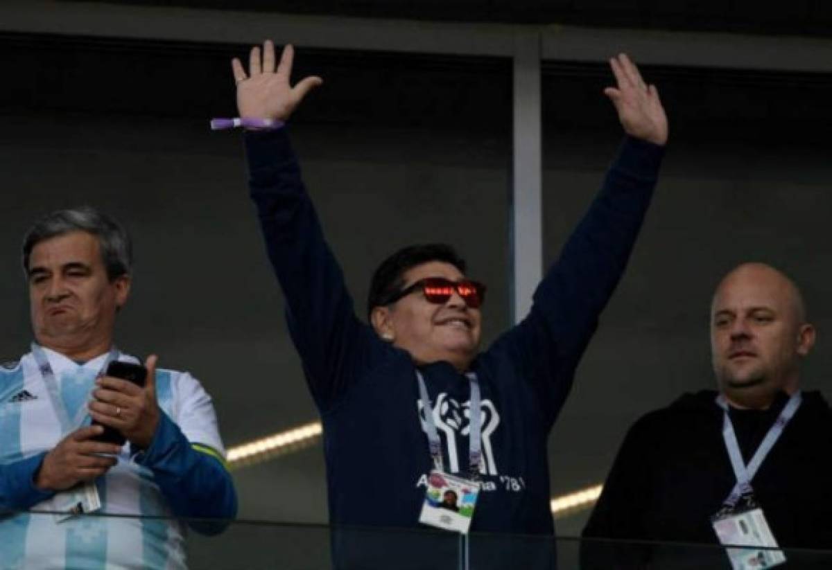 Maradona elogió a México por 'dejar bien parado al fútbol latinoamericano'