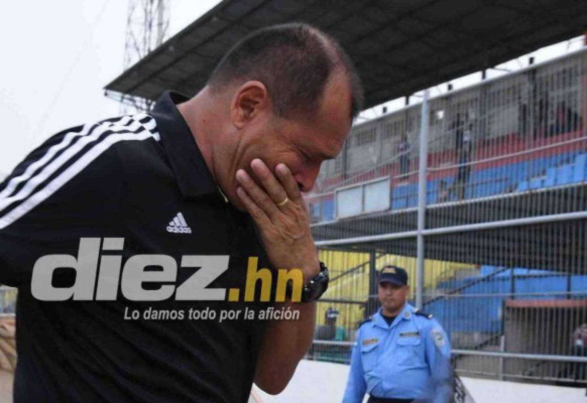 FOTOS: Drama y lágrimas de los aficionados del Victoria tras el último juegos en la Liga