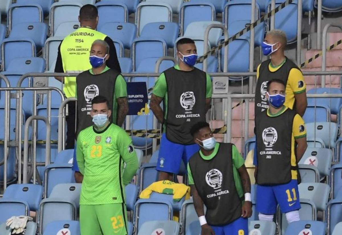 ¿En qué estaba pensando? Así fue captado Neymar en el Brasil-Ecuador y el tremendo 'oso' de Vinicius