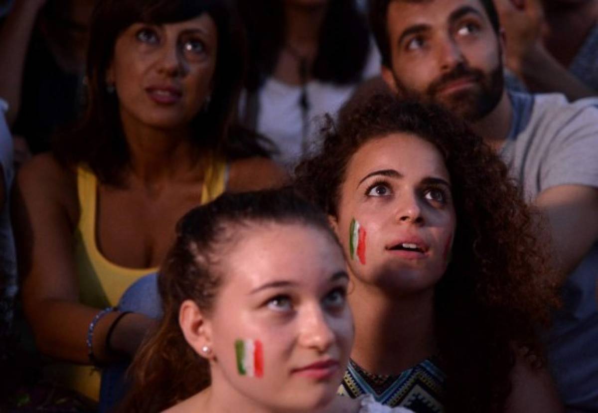 FOTOS: Las bellezas del Italia-Alemania por la Euro 2016