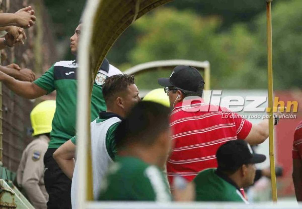 FOTOS: Así se comunicó Héctor Vargas con Luis Ayala para poder dirigir