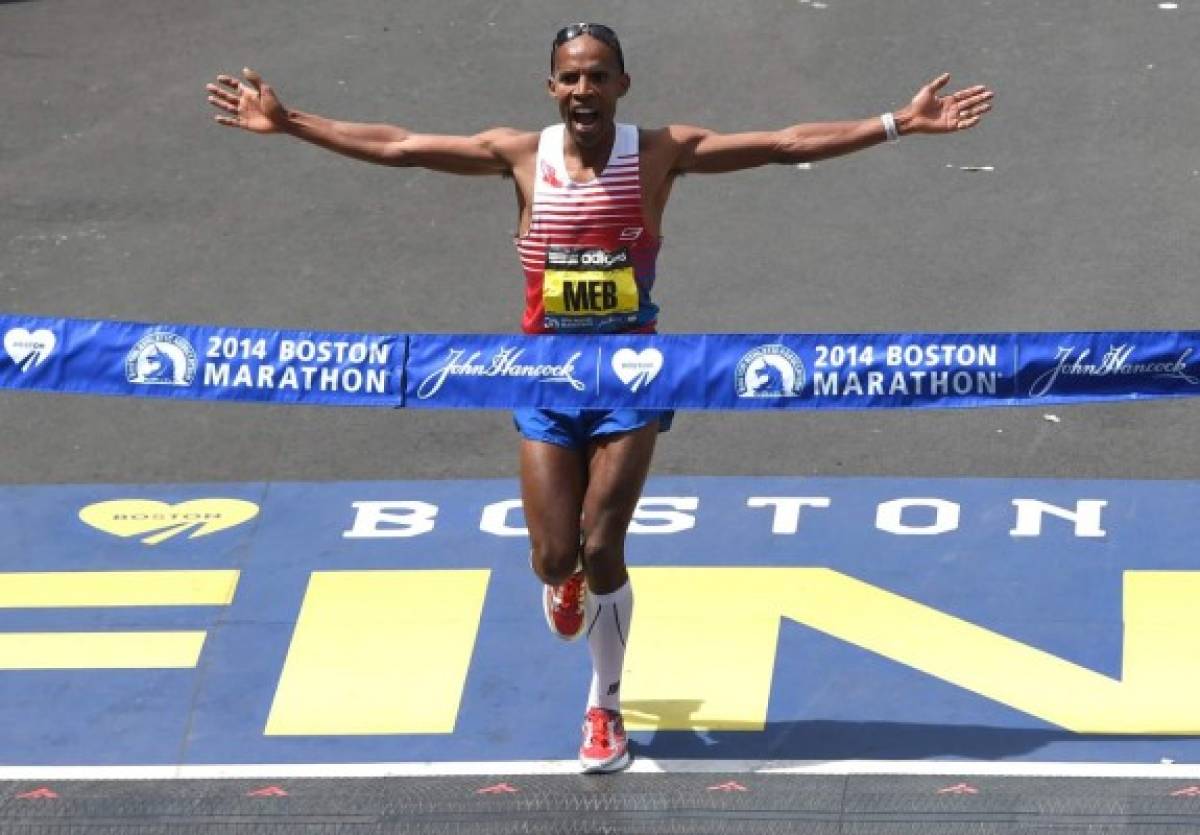 Boston vuelve a correr su maratón un año después de los atentados