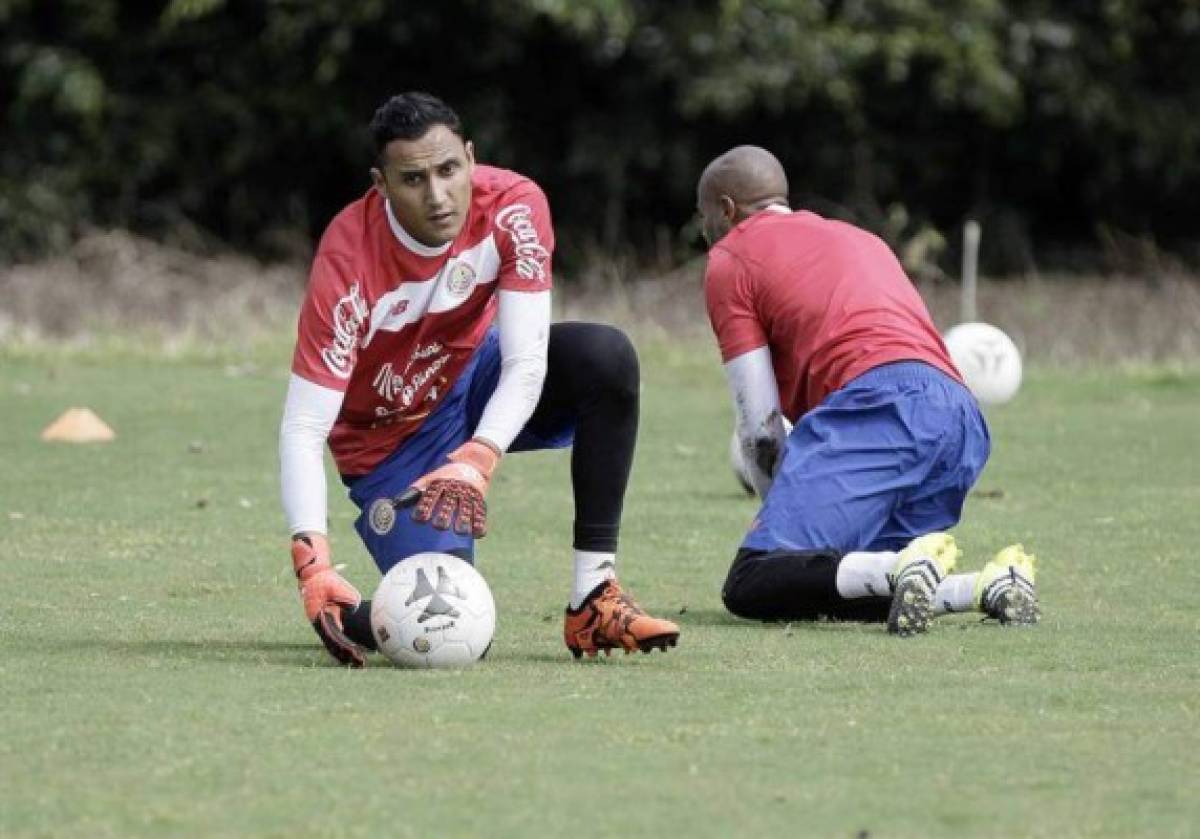 Costa Rica se entrena con el equipo completo tras llegada de Keylor Navas