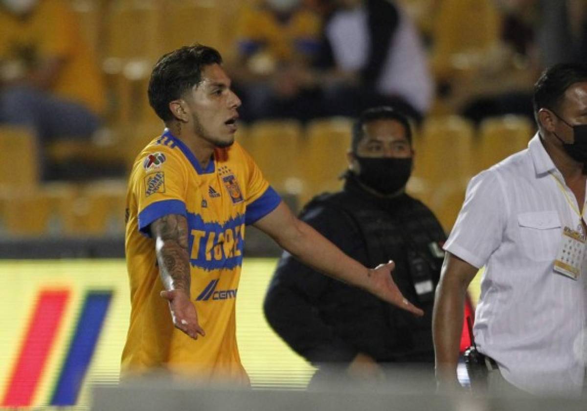 ''Juego de Barbies'': figura de Tigres explota y así quedó la pierna de jugador del América en la Liga MX