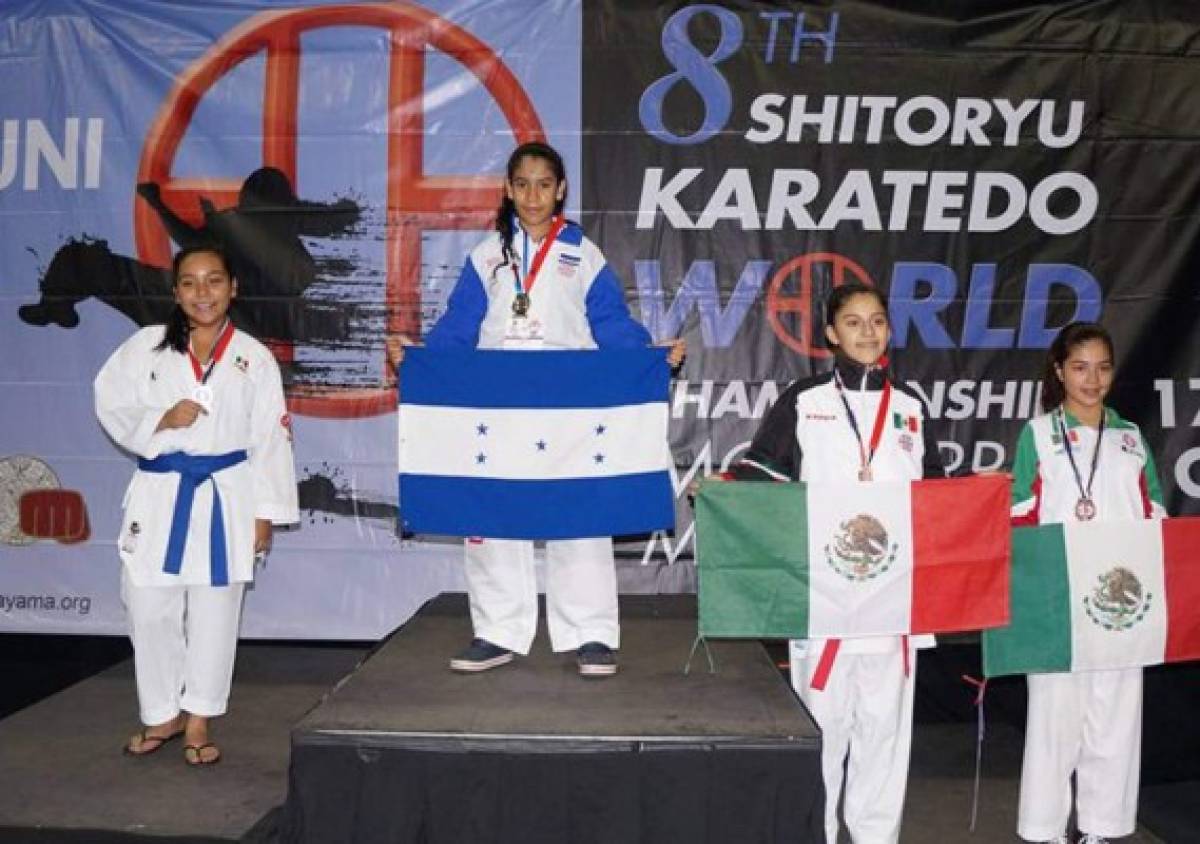 Karateca hondureña gana medalla de oro en mundial en Monterrey, México