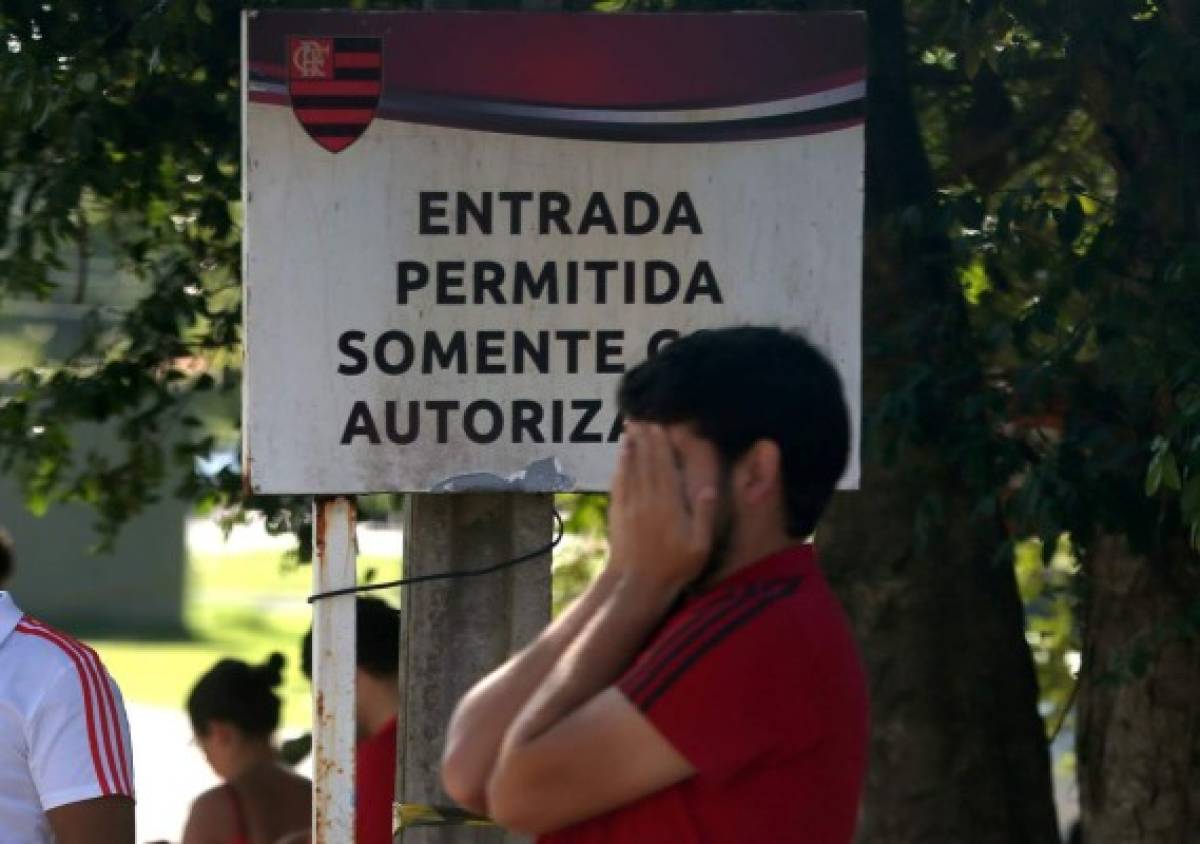 Desgarradoras imágenes: Tristeza y llanto en complejo del Flamengo tras voraz incendio