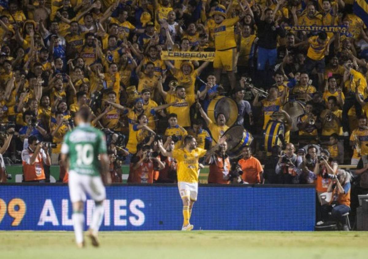 Tigres' Andre Pierre Gignac celebrates after scoring against Leon during the Mexican Clausura 2019 tournament first leg final football match against Leon at the Universitario stadium in Monterrey, Mexico, on May 23, 2019. (Photo by Julio Cesar AGUILAR / AFP)