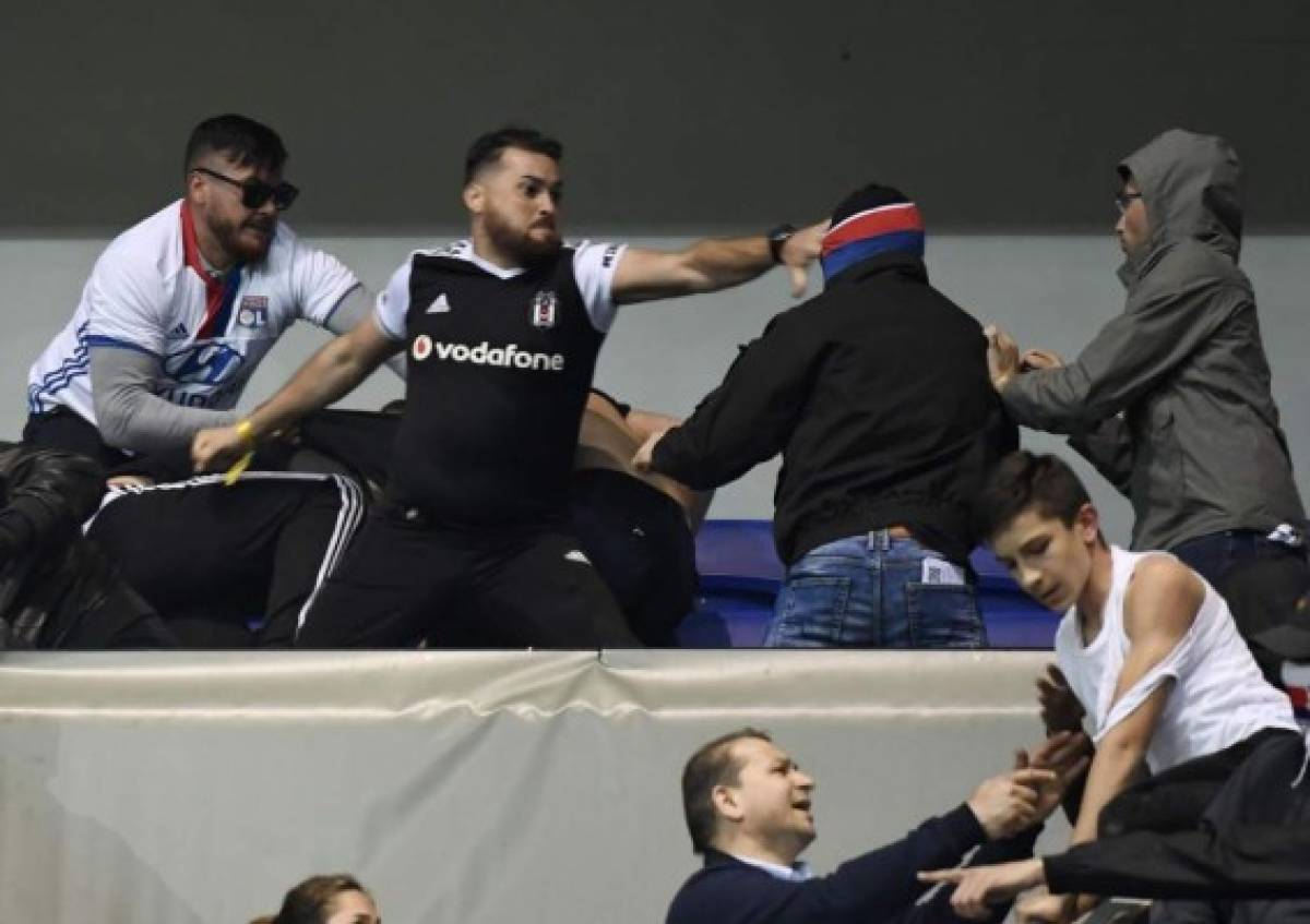 Tensión, pánico, lamentos; Las impactantes imagenes del Lyon contra el Besiktas