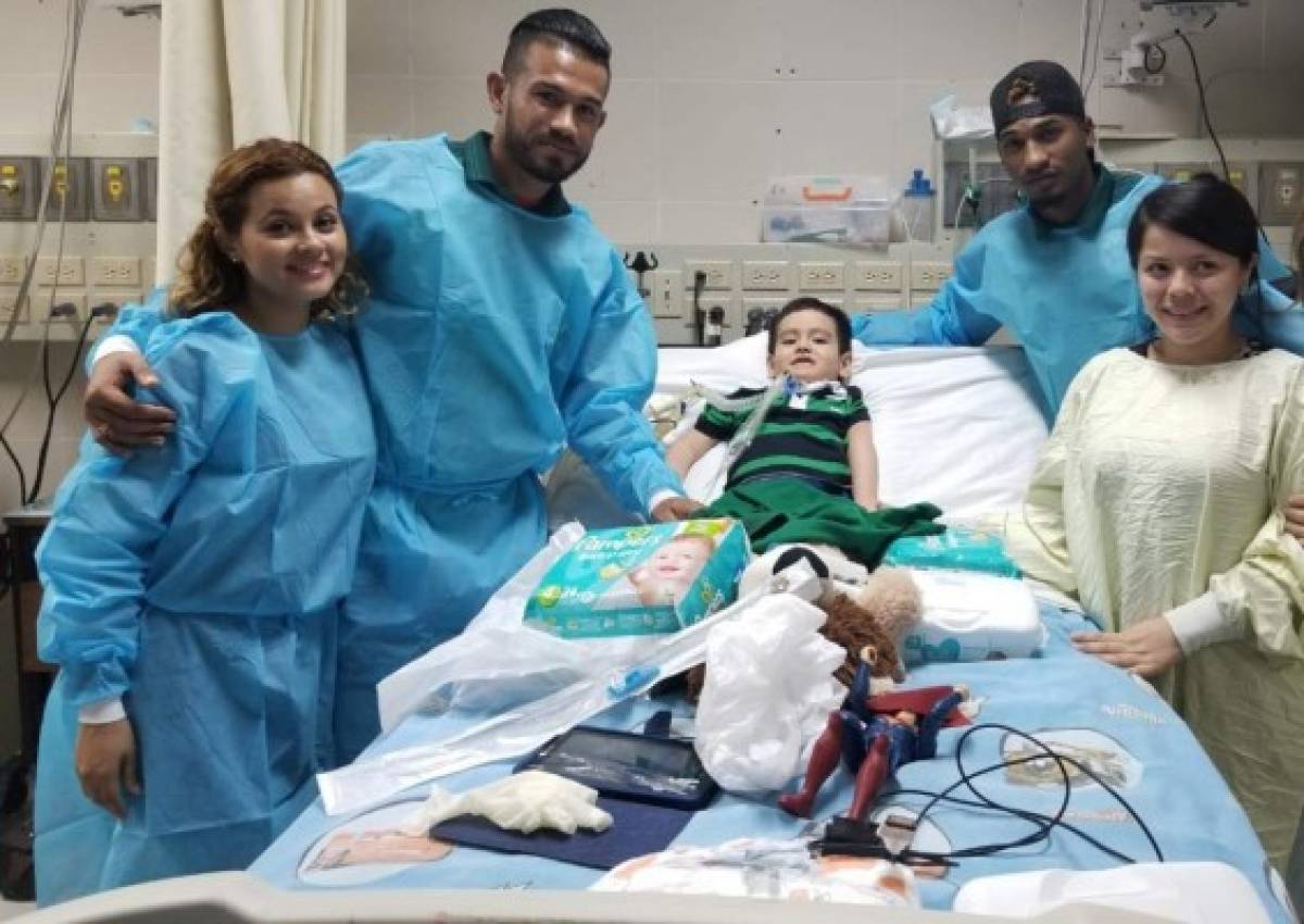 El enorme gesto de jugadores de Marathón con un niño hospitalizado