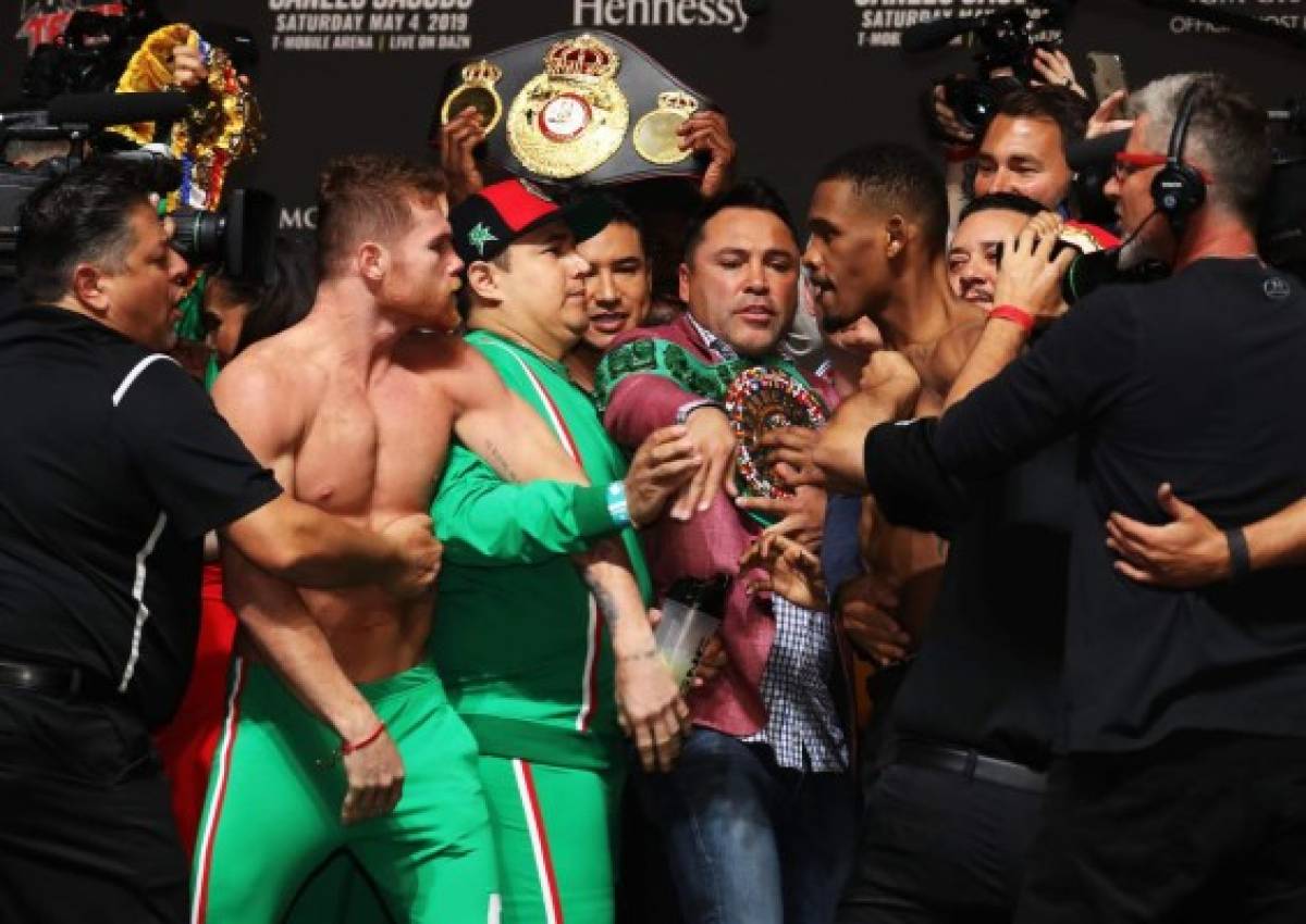 Pleito: Canelo y Jacobs calientan su pelea en el pesaje