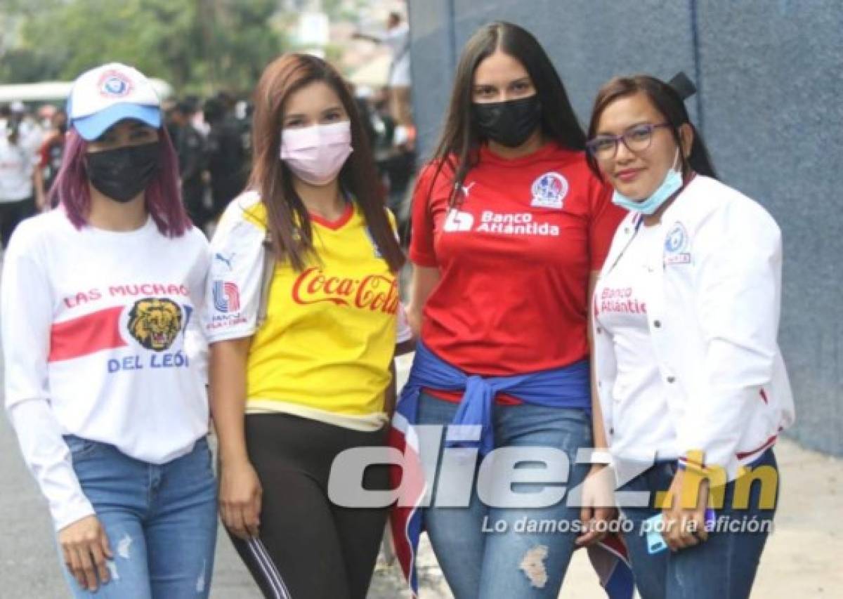 Tarde de locura en el Nacional: baile de Diego Reyes, abrazo de Troglio y las bellezas del repechaje ante Marathón