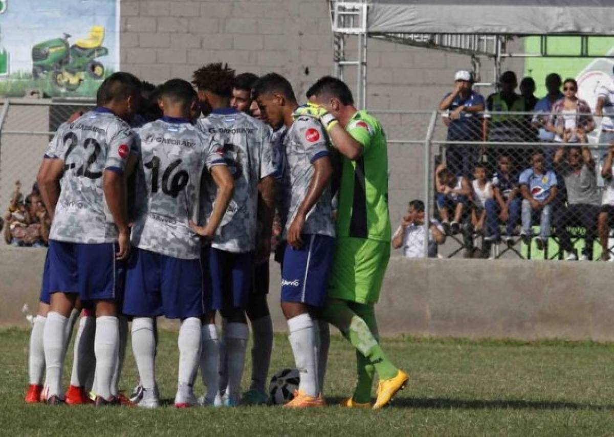 Los uniformes más raros que se han visto en la Liga Nacional de Honduras