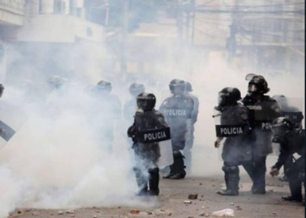 Protestas en Honduras: Otra jornada de batallas campales entre la policías y manifestantes