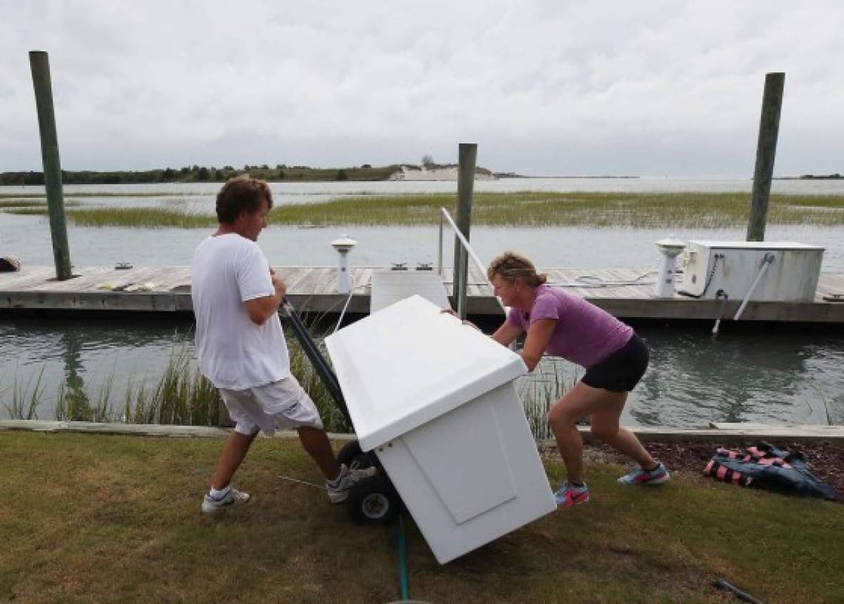 Las costas de las Carolinas quedan vacías por Huracán Florence