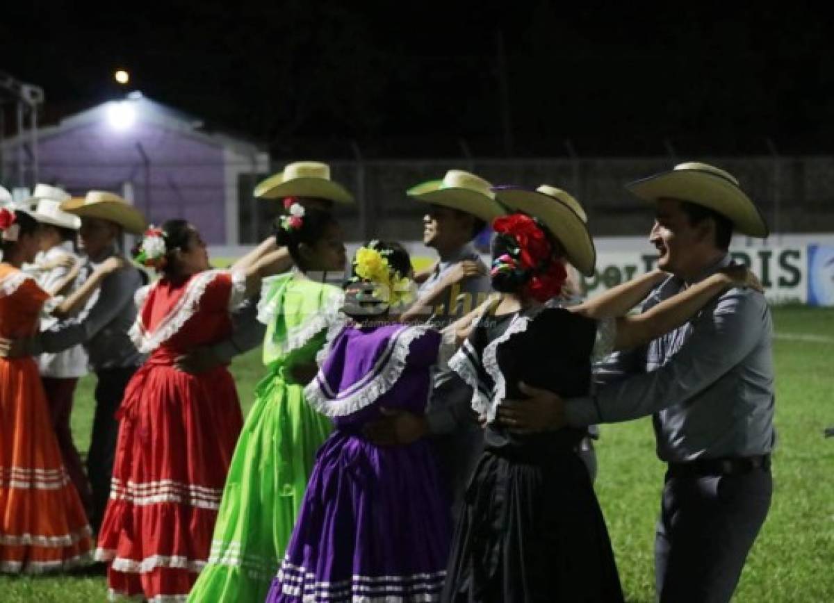 Con danzas, corte de cinta y tremenda fiesta se inauguró alumbrado del estadio de Tocoa