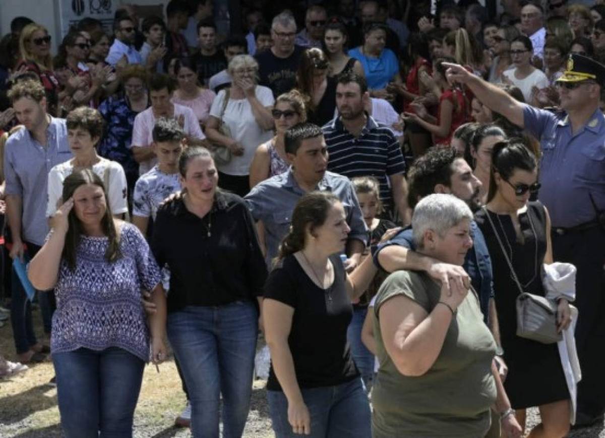 Lágrimas y aplausos: Así se despidieron de Emiliano Sala en Argentina