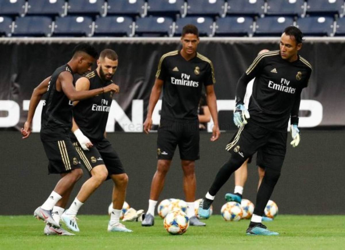 La volada de Keylor y la firma de autógrafos: Así fue el último entrenamiento del Real Madrid