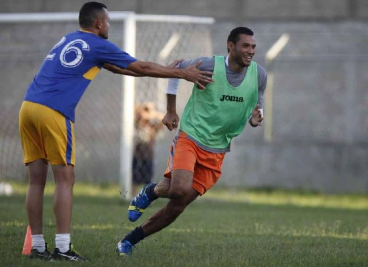 ¿Se suma Mario Berríos? Futbolistas hondureños que desempolvaron los tacos y volvieron del retiro