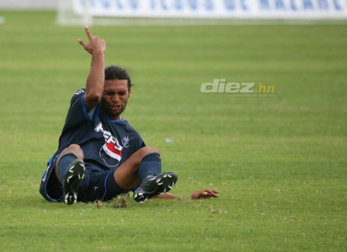 Top 10: Grandes futbolistas de Honduras que no fueron despedidos con honores    