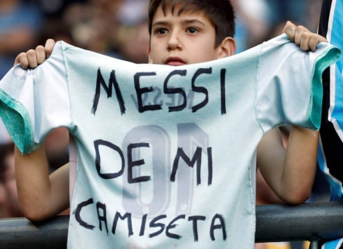 NO SE VIO EN TV: La visita de Antonella, la misteriosa novia en las gradas y la solicitud de niño a Messi