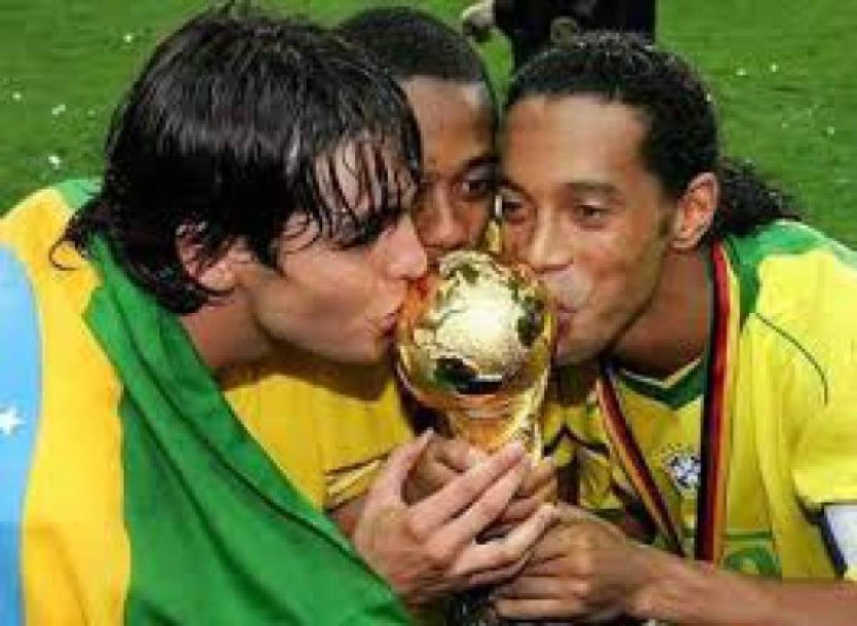 ¡La mágia existe! Ronaldinho deja el fútbol y acá un repaso de los mejores momentos de su carrera