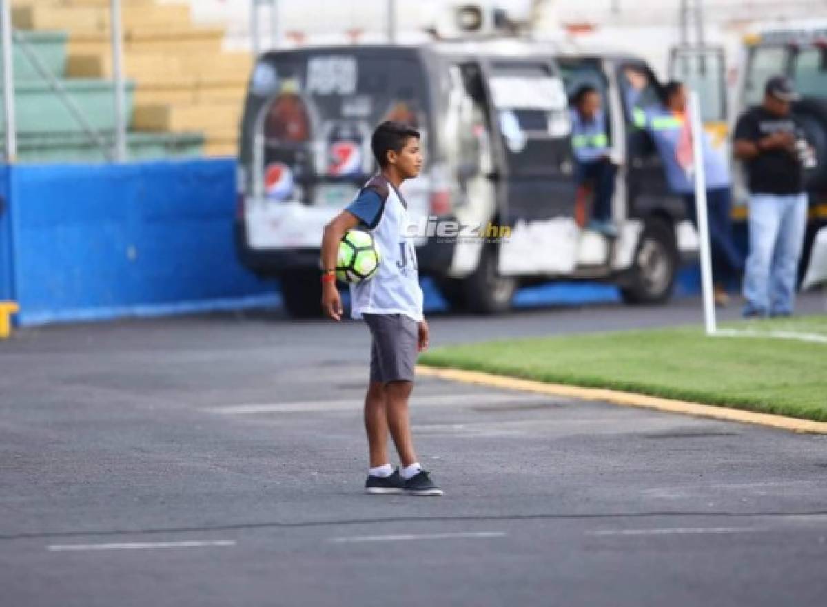 NO VISTE EN TV: Los recogepelotas, el gesto de Licona y la plática Tato-Diego