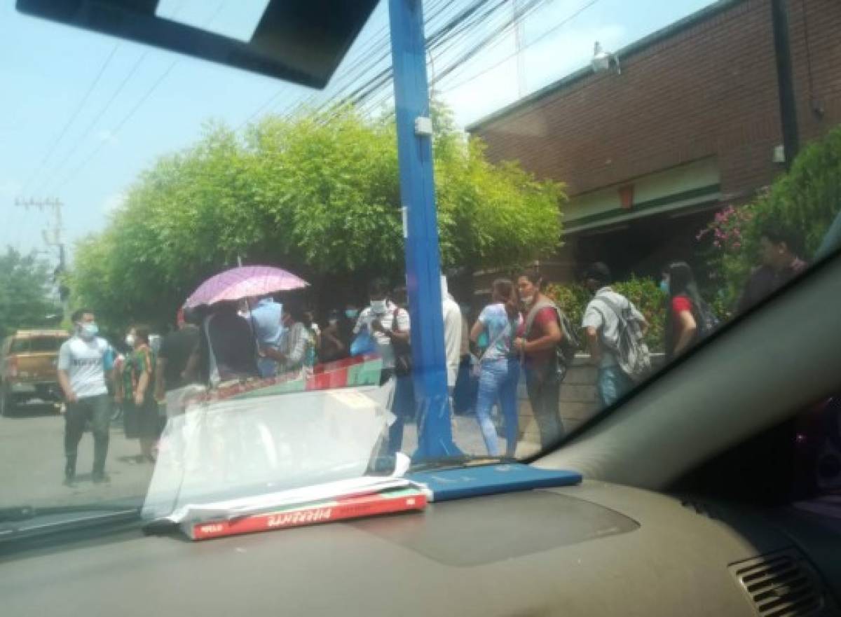 Fotos: Bancos y mercados abarrotados en plena crisis de coronavirus en Honduras