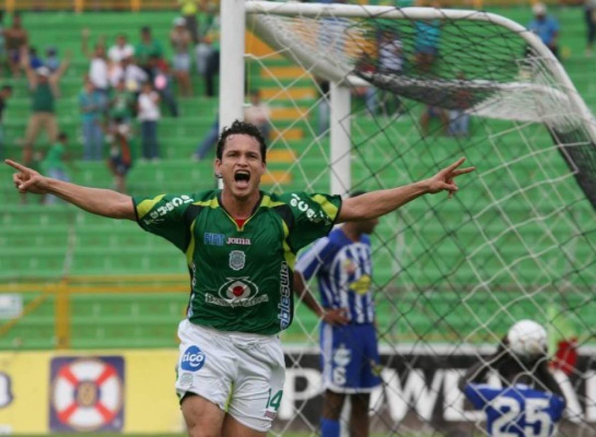 Un bimundialista mexicano en lista: Chelato Uclés y los grandes futbolistas a los que hizo debutar