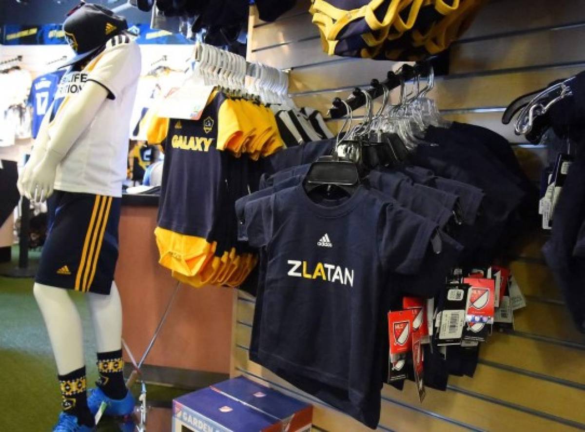 EN FOTOS: 'Ibramanía' en Los Angeles con llegada de Zlatan... ¿Qué se dijo con Jona dos Santos?