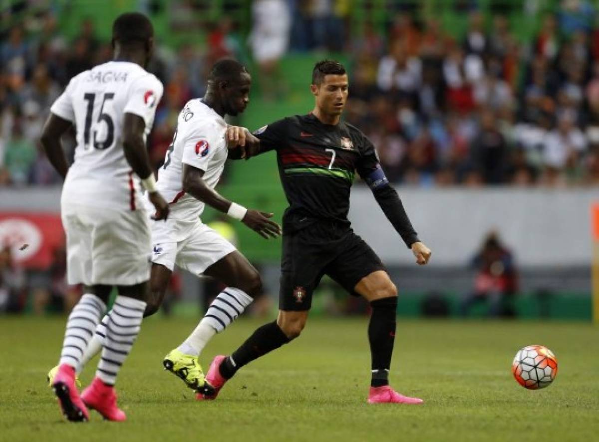 FOTOS: Así se frustró y pateó Cristiano Ronaldo a Paul Pogba