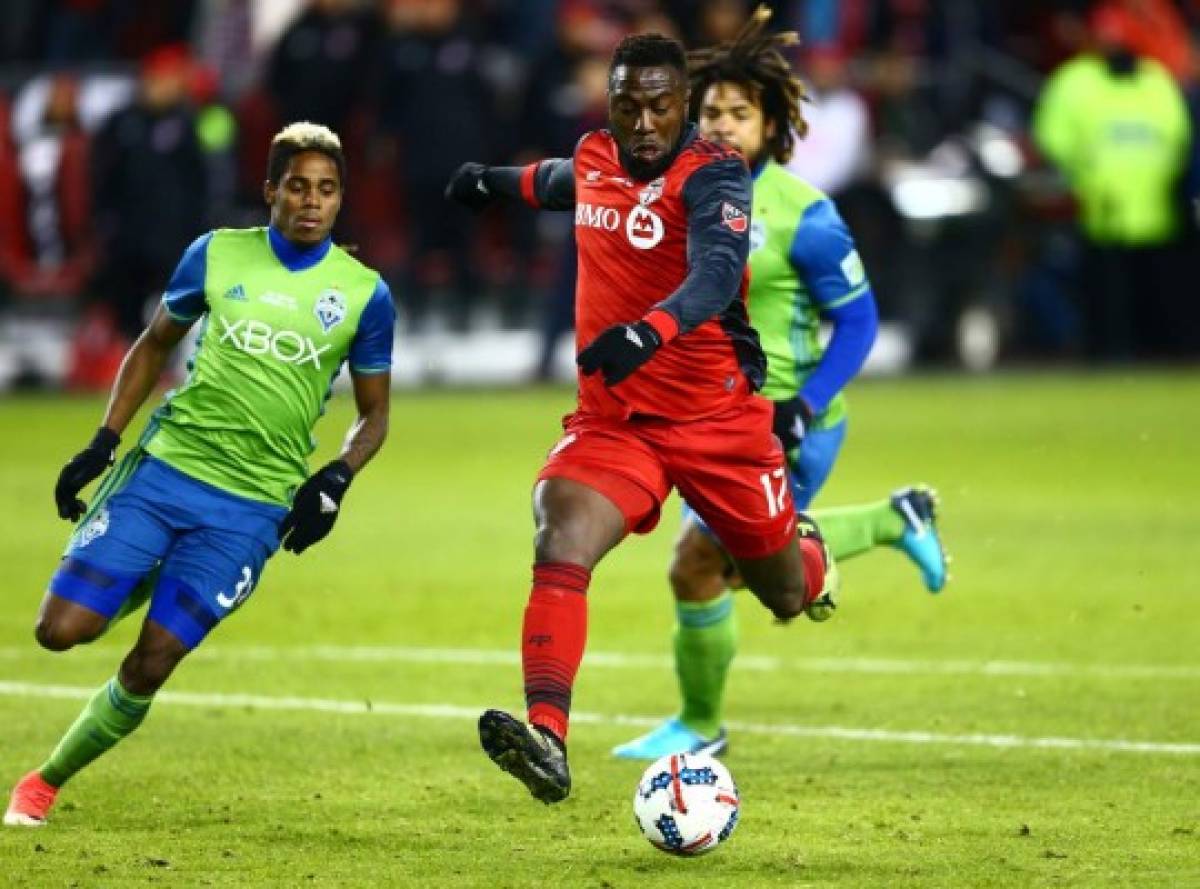TORONTO, ON - DECEMBER 09: Jozy Altidore #17 of Toronto FC scores a goal during the second half of the 2017 MLS Cup Final against the Seattle Sounders at BMO Field on December 9, 2017 in Toronto, Ontario, Canada. Vaughn Ridley/Getty Images/AFP