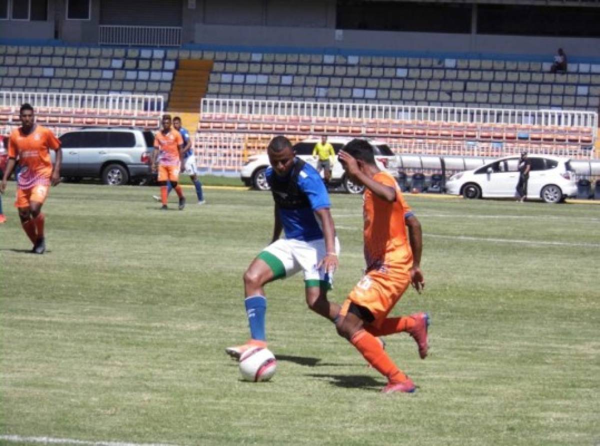 El primer 11 de Pedro Troglio con Olimpia que se midió a la UPNFM