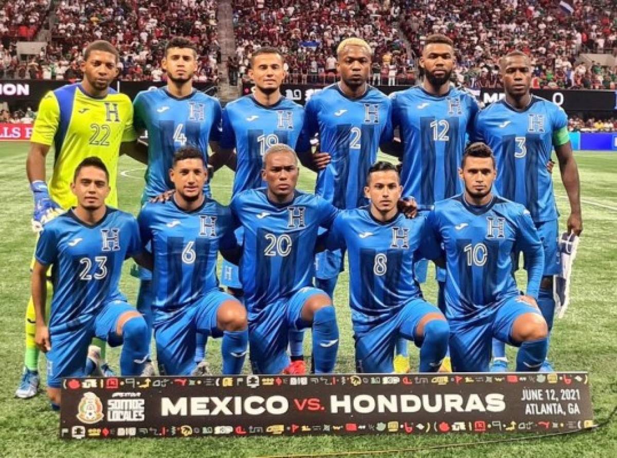 Patadas, agarrones y el espontáneo defendido por futbolistas: Las mejores fotos del Honduras-México en Atlanta