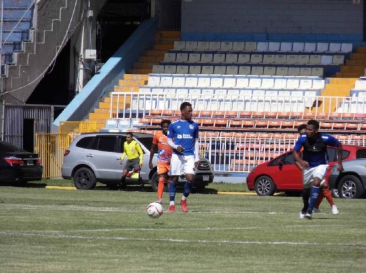 El primer 11 de Pedro Troglio con Olimpia que se midió a la UPNFM