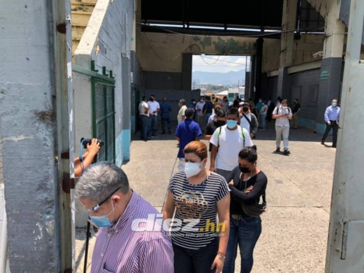 Llanto y consternación en el último adiós de Chelato Uclés en el estadio Nacional de Tegucigalpa