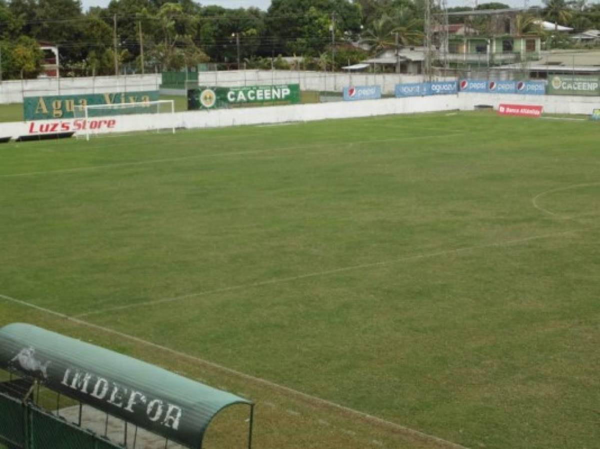 FOTOS: Así está la cancha del Excélsior que ha soportado intensas lluvias