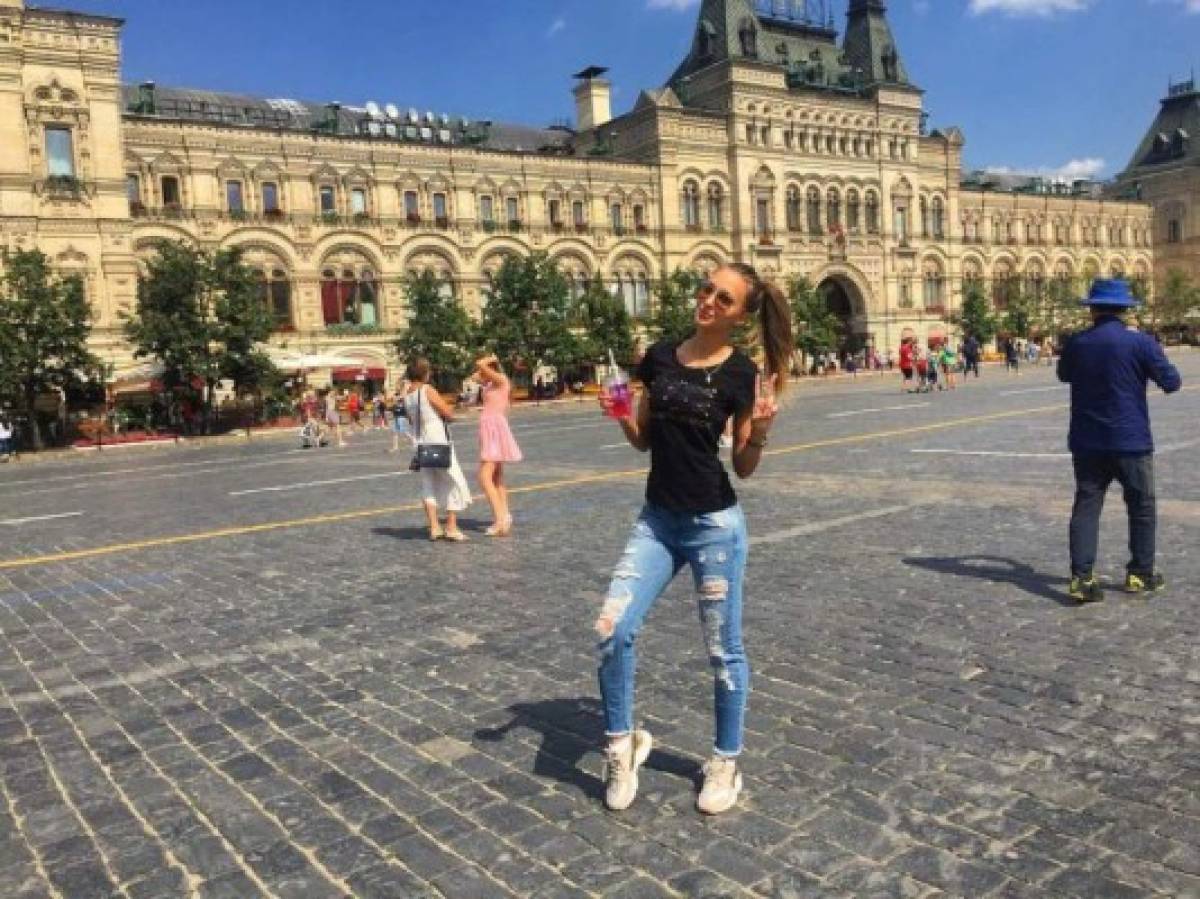 Ekaterina Kostjunina, la árbitro rusa que roba miradas en el mundo