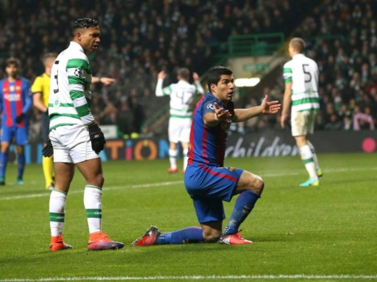 FOTOS: ¿Fue o no fue penal el que le cometió Emilio a Luis Suárez?