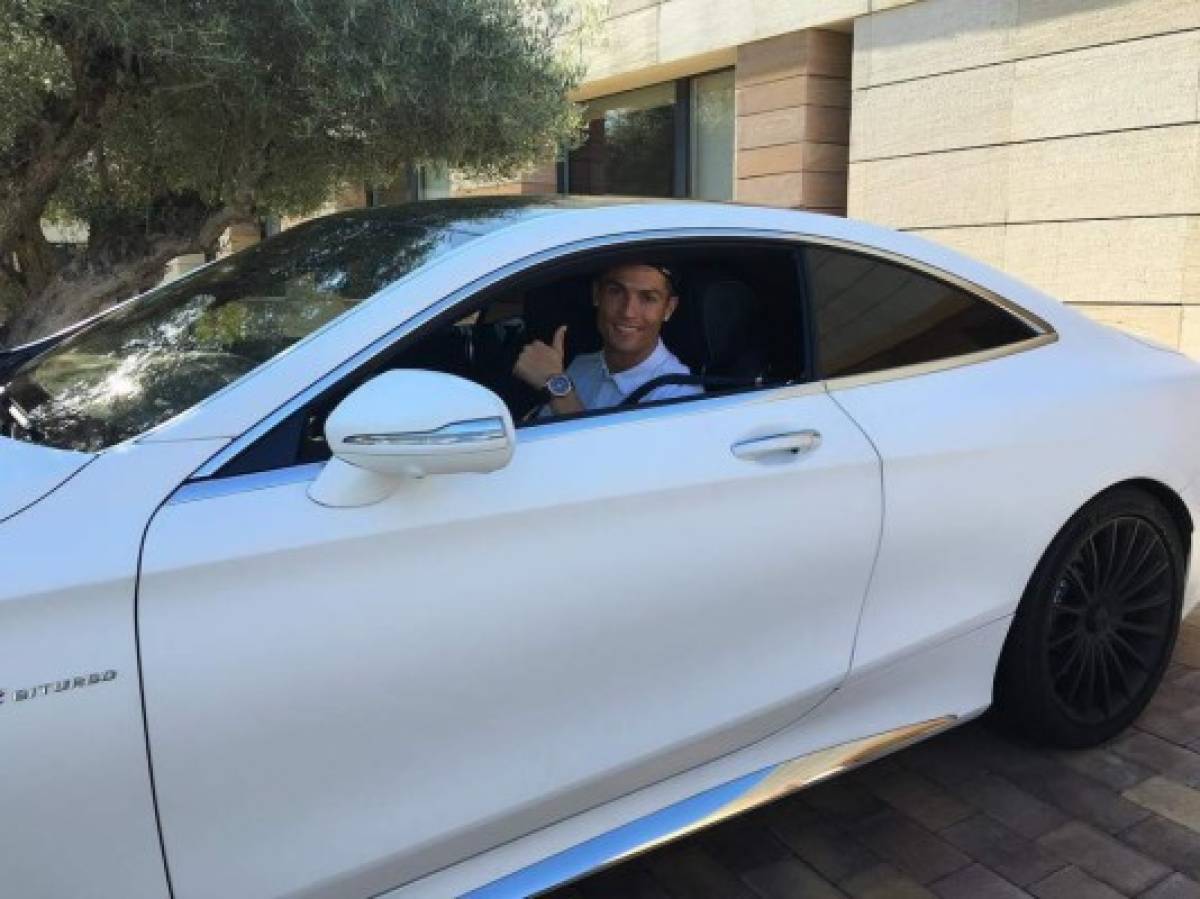 ¡Impresionante! La lujosa colección de autos que tiene Cristiano Ronaldo