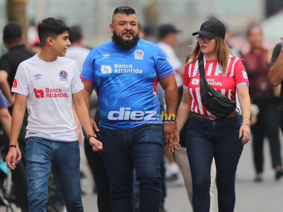 Las familias olimpistas hacen su arribo al estadio Nacional Chelato Uclés. FOTO: Andro Rodríguez.