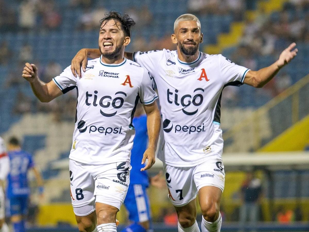 Alianza es el equipo que más títulos ha ganado en El Salvador en los últimos años.