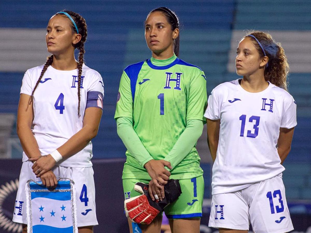 Bárbara Murillo, Madeline Nieto y Nicolle García, futbolistas de la Selección Mayor de Honduras.