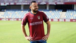 El centrocampista Alfredo Mejía durante una de sus presentaciones con el equipo español.