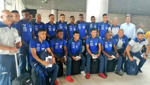 La plantilla y cuerpo técnico de la Bicolor que salió de Honduras (Tegucigalpa) rumbo a Austria.