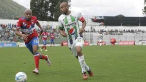 Alexander Robinson durante su etapa en el Antigua de Guatemala, último club en el que jugó.