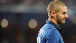 Benzema, máximo goleador en activo de Francia, está imputado por complicidad en chantaje, delito penado con al menos cinco años de prisión en Francia.