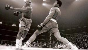 Muhammad Ali y Joe Frazier protagonizaron una de las mejores peleas en la historia.